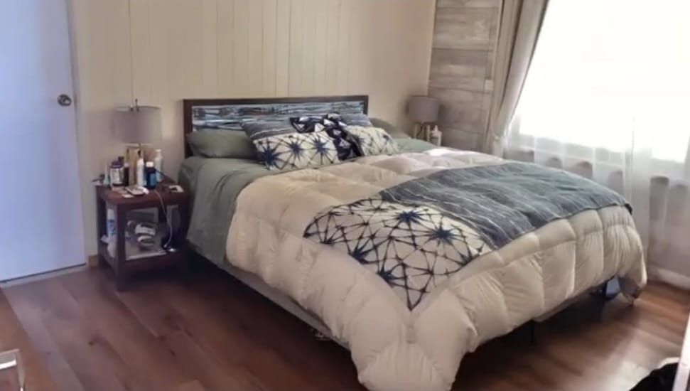 7079c0d9-3dc0-4952-8e33-cdd80b9e9c02