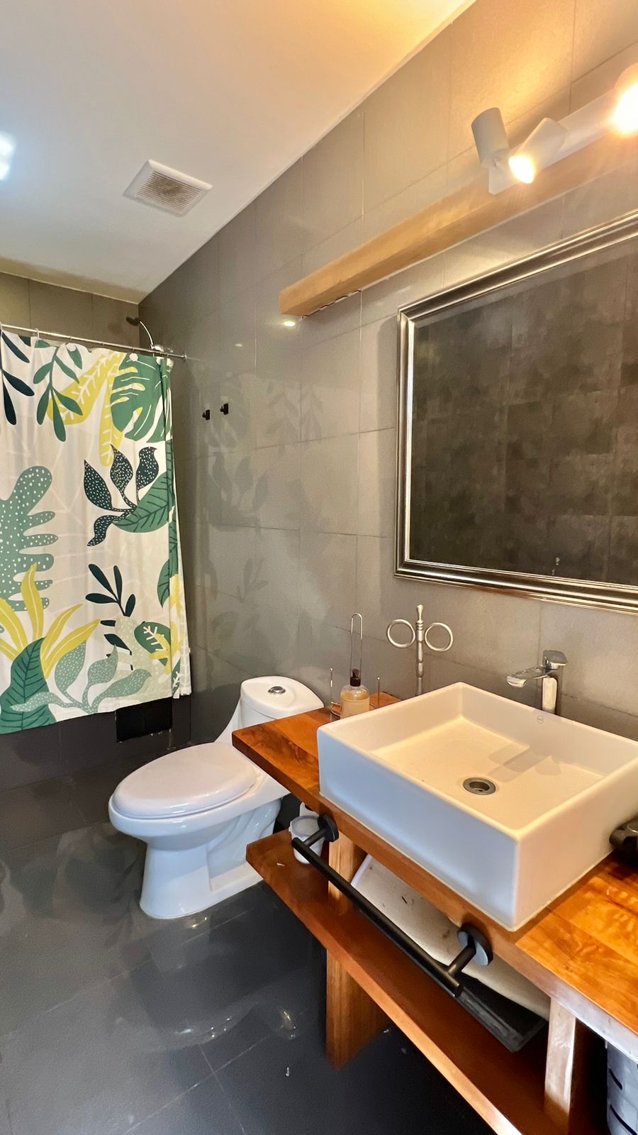 5b210b62-4f43-42c6-9cb3-fa04c9e4cc00