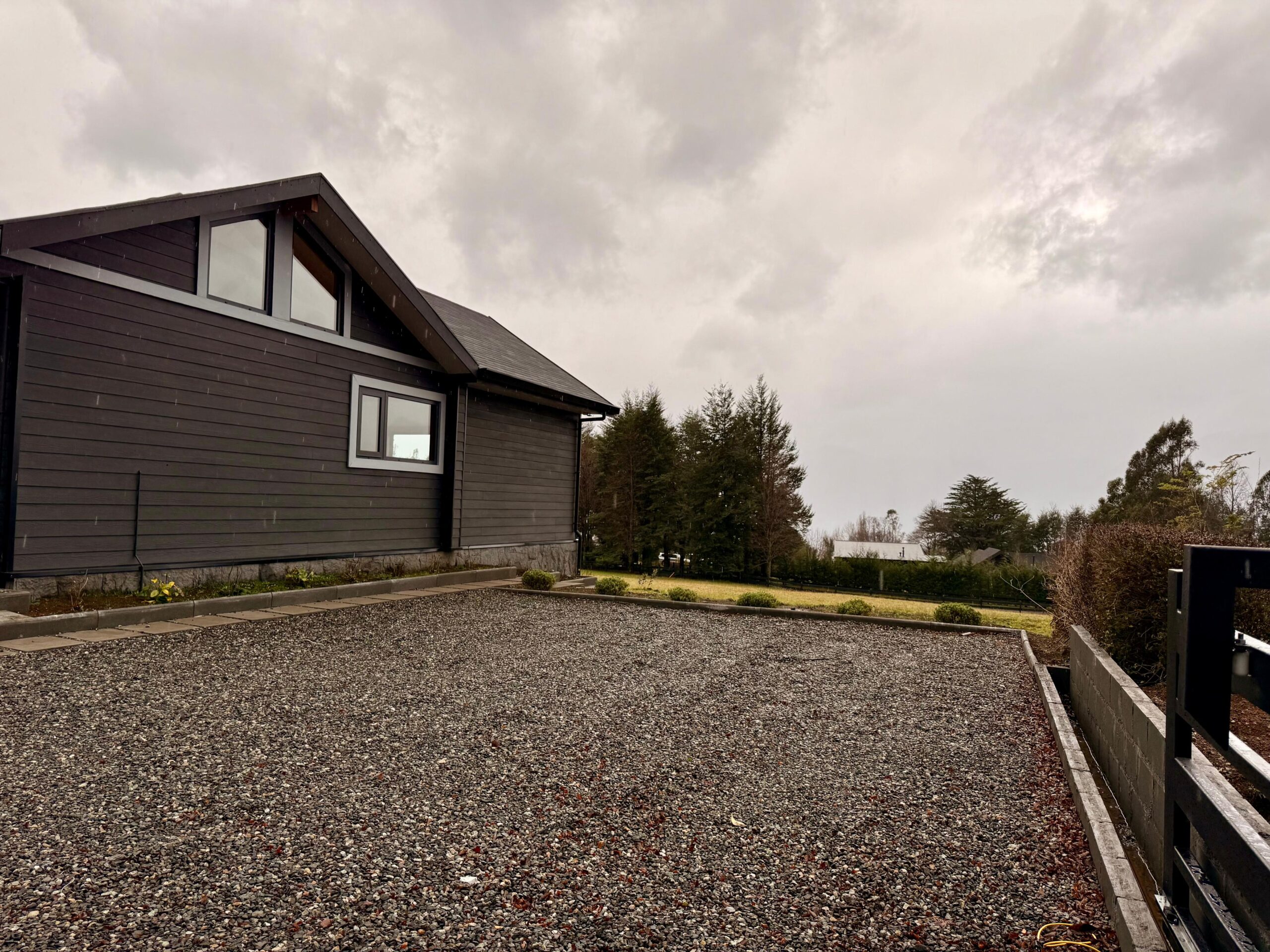 fb9e701d-d1f9-43f5-83b3-f462e32c474f