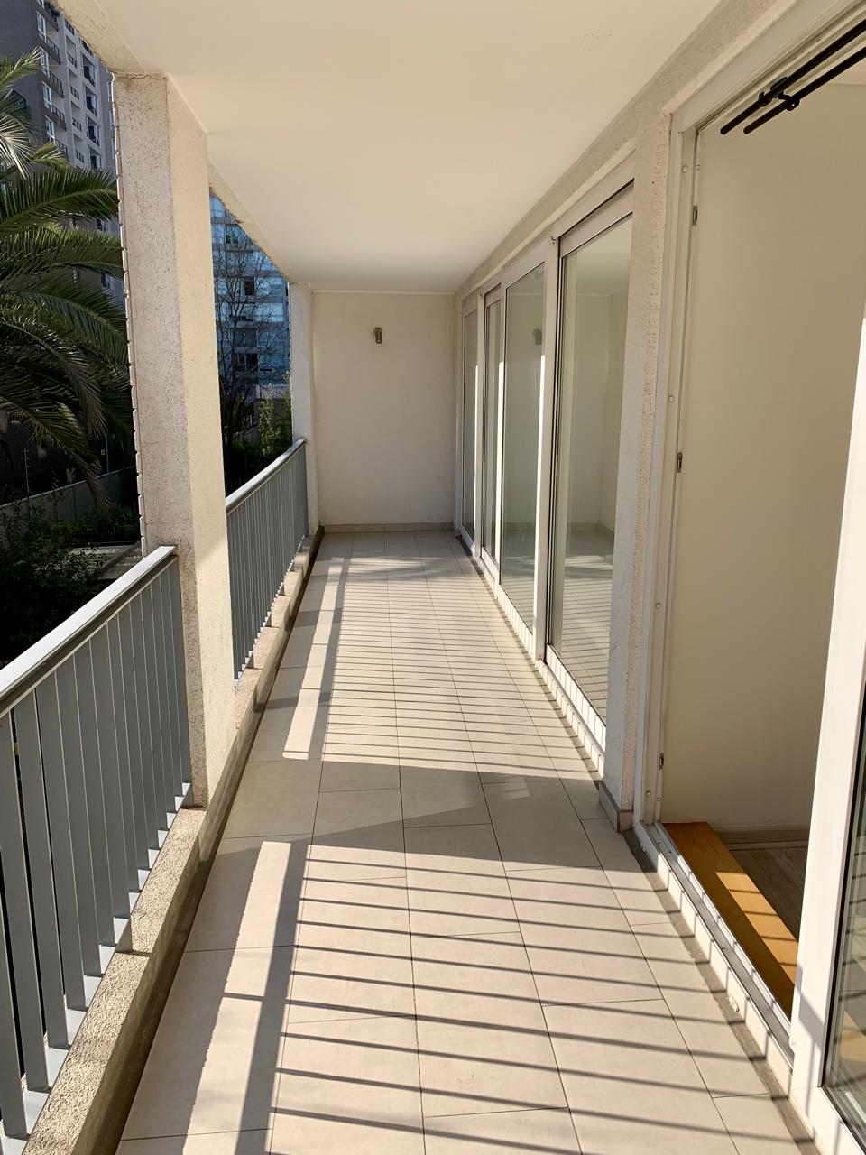 100453a4-808c-4952-84b7-8c1311536140