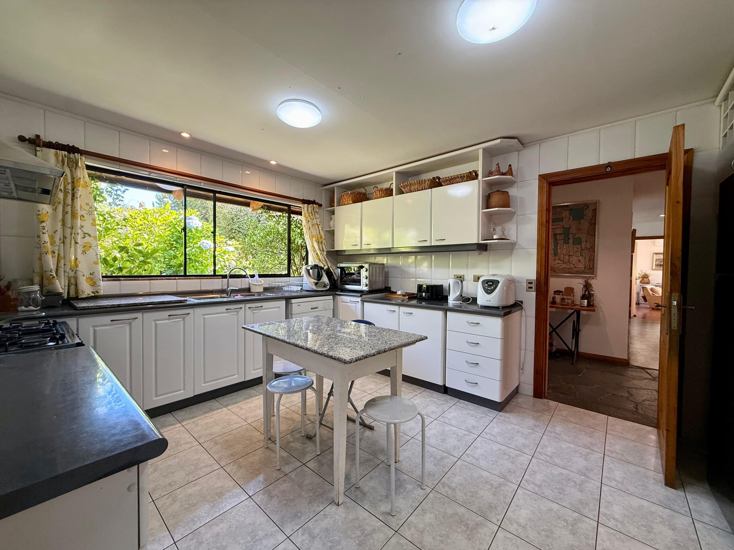 f5dfd4e5-66a6-426d-bd04-cbfa59214d6b